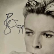David Bowie Autographed 'ChangesOneBowie' Album Cover